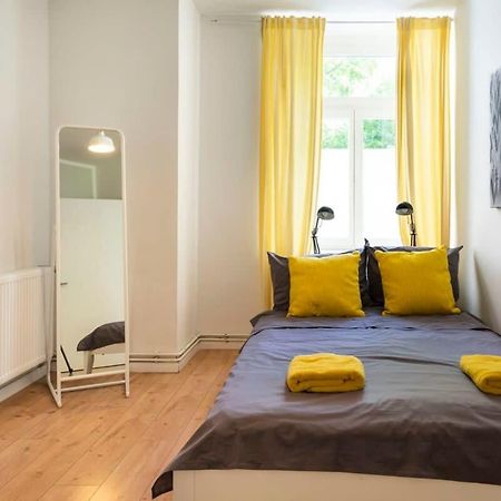 Cosy Two Br Plus Self Checkin Plus Street Parking Берлін Екстер'єр фото